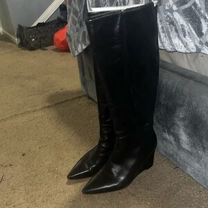 VINCE CAMUTO LEATHER BOOT